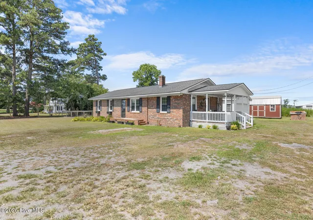 Homes for sale in Beulaville, NC | 396 Edwards Rd, Beulaville, NC 28518 | MLS# 100586336