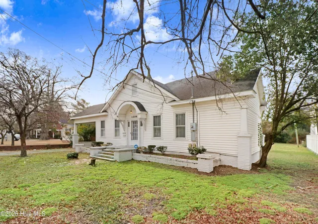 Photo 2 of Single family home for sale at 1206 E Ash St, Goldsboro, NC 27530 | MLS# 100514350 | Listing updated on 2026-08-18