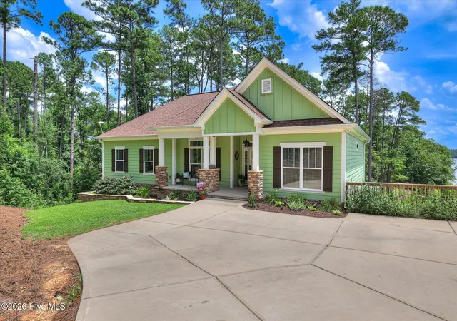 Photo 2 of Single family home for sale at 137 Memorial Dr, Mc Cormick, SC 29835 | MLS# 100590964 | Listing updated on 2026-08-18