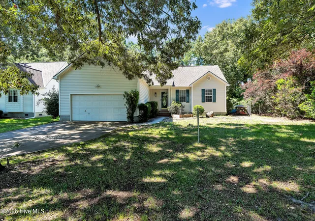 Homes for sale in Hubert, NC | 219 E Ivybridge Dr, Hubert, NC 28539 | MLS# 100584723