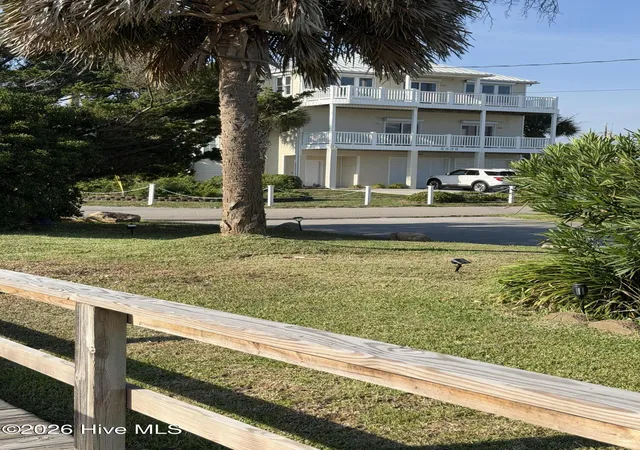 Photo 4 of Single family home for sale at 8526 Ocean View Dr, Emerald Isle, NC 28594 | MLS# 100580304 | Listing updated on 2026-08-18