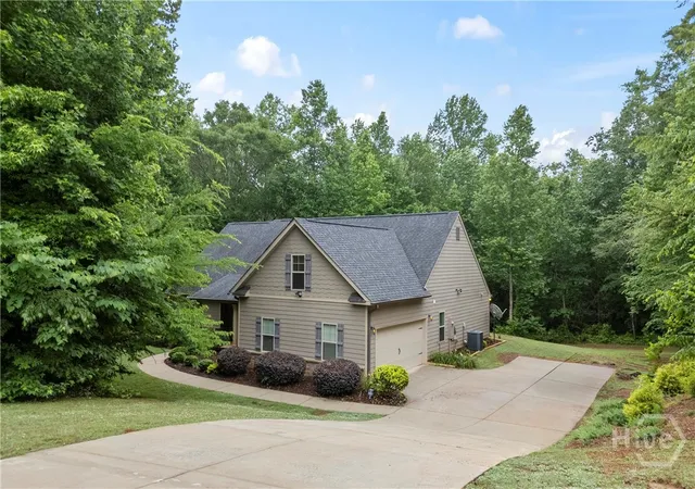 Homes for sale in Commerce, GA | 717 Oconee Ln, Commerce, GA 30529 | MLS# CL356911