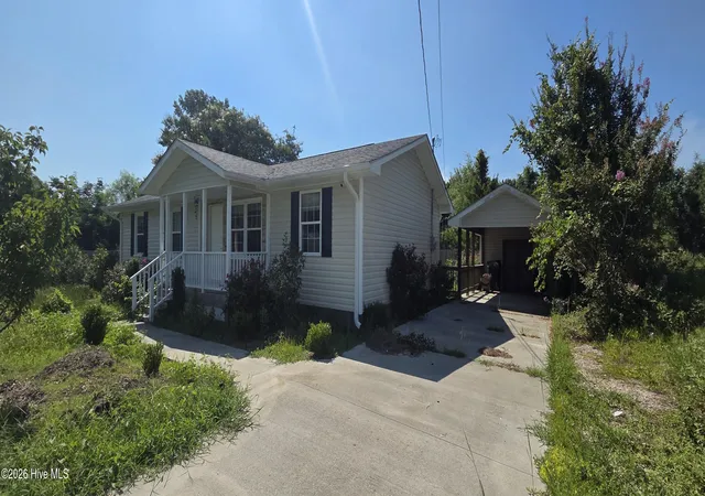 Photo 3 of Single family home for sale at 151 Lem Brown Rd, Chinquapin, NC 28521 | MLS# 100588538 | Listing updated on 2026-09-17