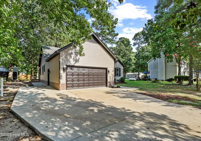 Photo 3 of Single family home for sale at 202 N Pointe Dr, Goldsboro, NC 27530 | MLS# 100588344 | Listing updated on 2026-09-09