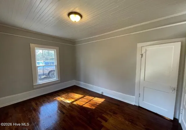Photo 11 of Single family home for sale at 944 W Wisconsin Ave, Southern Pines, NC 28387 | MLS# 100585301 | Listing updated on 2026-08-18