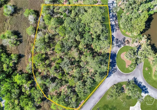 3rd image of 127 Marsh Harbor Dr S, Savannah, GA 31410 | MLS# SA345399