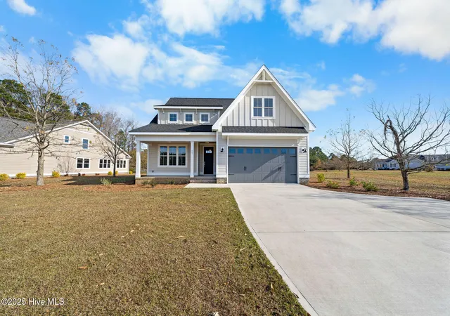 Photo 3 of Single family home for sale at 141 Sycamore Lakes Dr, Wallace, NC 28466 | MLS# 100537795 | Listing updated on 2026-08-18