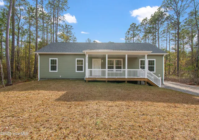 Homes for sale in Winnabow, NC | 9163 Southern Blvd Se, Winnabow, NC 28479 | MLS# 100544573