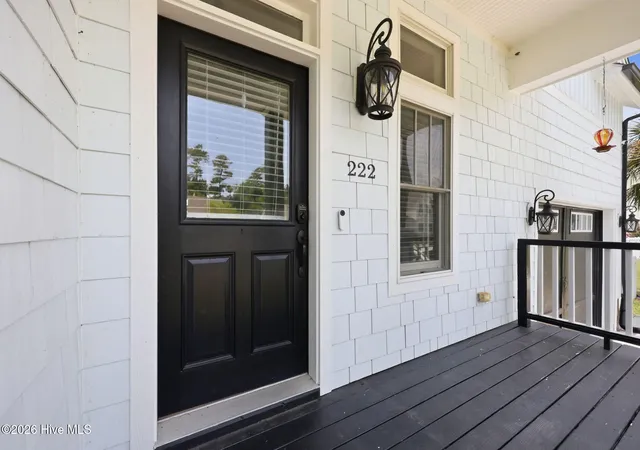 Photo 3 of Single family home for sale at 222 Taylorwood Dr, Beaufort, NC 28516 | MLS# 100590075 | Listing updated on 2026-09-17