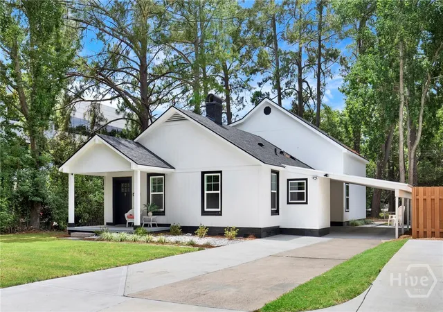 Photo 1 of Single family home for sale at 513 E 64th Street, Savannah, GA 31405 | MLS# SA358984 | Listing updated on 2026-08-18
