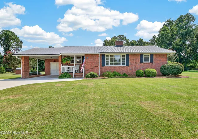 Photo 1 of Single family home for sale at 112 Barbara Ave, Midway Park, NC 28544 | MLS# 100595829 | Listing updated on 2026-09-04