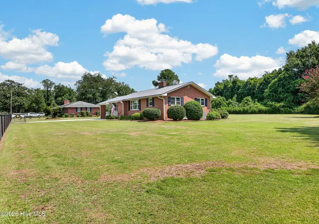 Photo 5 of Single family home for sale at 112 Barbara Ave, Midway Park, NC 28544 | MLS# 100595829 | Listing updated on 2026-09-04