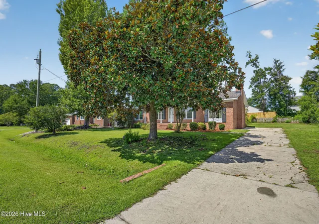 Photo 3 of Single family home for sale at 1809 Brierwood Rd, Wilmington, NC 28405 | MLS# 100599602 | Listing updated on 2026-09-14