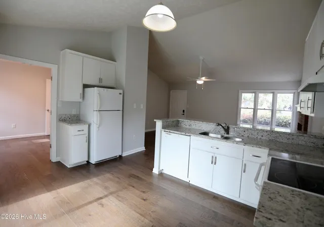 Photo 5 of Single family home for sale at 100 Sawmill Rd E, Pinehurst, NC 28374 | MLS# 100594462 | Listing updated on 2026-08-18