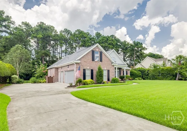 Photo 2 of Single family home for sale at 33 Lake Heron Ct W, Pooler, GA 31322 | MLS# SA362642 | Listing updated on 2026-08-18
