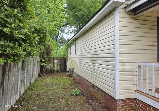 Homes for sale in Washington, NC | 1011 E 6th St, Washington, NC 27889 | MLS# 100579541