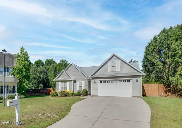 Photo 3 of Single family home for sale at 506 Compass Ct, Sneads Ferry, NC 28460 | MLS# 100576606 | Listing updated on 2026-09-07