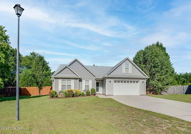 Photo 3 of Single family home for sale at 506 Compass Ct, Sneads Ferry, NC 28460 | MLS# 100576606 | Listing updated on 2026-09-07