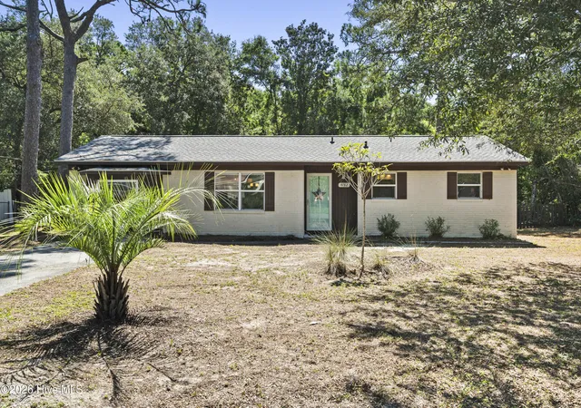 Photo 2 of Single family home for sale at 4782 Oakview Dr Se, Southport, NC 28461 | MLS# 100595475 | Listing updated on 2026-08-18