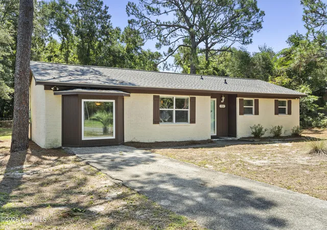 Photo 3 of Single family home for sale at 4782 Oakview Dr Se, Southport, NC 28461 | MLS# 100595475 | Listing updated on 2026-08-18