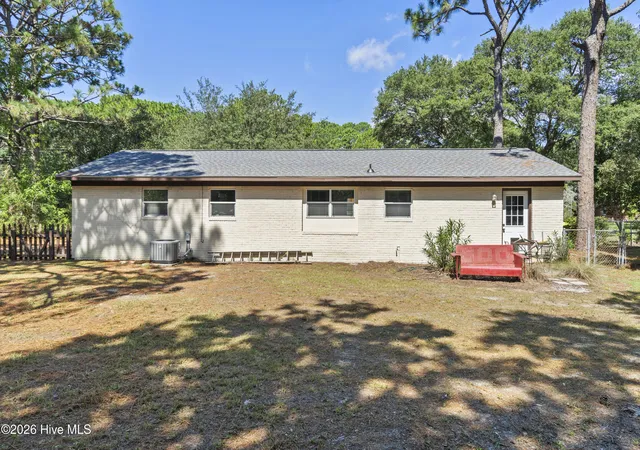 Photo 4 of Single family home for sale at 4782 Oakview Dr SE, Southport, NC 28461 | MLS# 100595475 | Listing updated on 2026-10-04