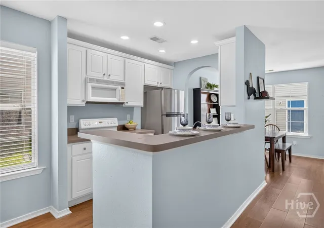 Photo 4 of Single family home for sale at 33 Westbourne Way, Savannah, GA 31407 | MLS# SA362133 | Listing updated on 2026-09-09