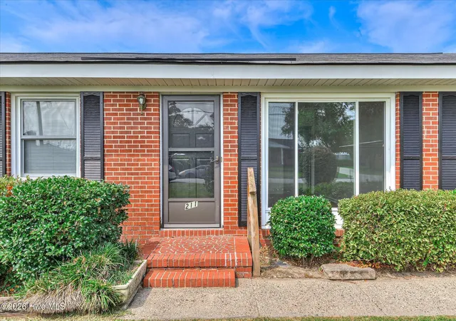 Photo 3 of Single family home for sale at 211 Casa Linda Dr, Augusta, GA 30907 | MLS# 100586486 | Listing updated on 2026-09-15