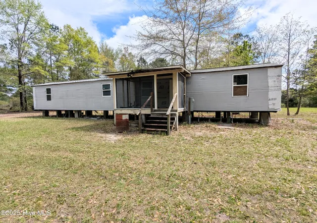 Homes for sale in Burgaw, NC | 116 Branch Dr, Burgaw, NC 28425 | MLS# 100553472