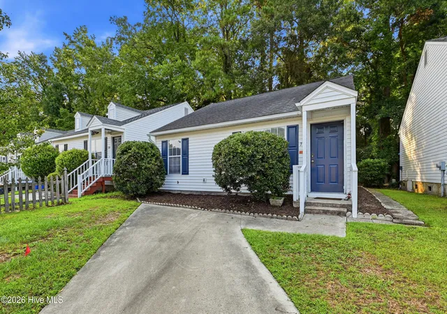 Photo 1 of Single family home for sale at 711 Varsity Dr, Wilmington, NC 28403 | MLS# 100595975 | Listing updated on 2026-09-03