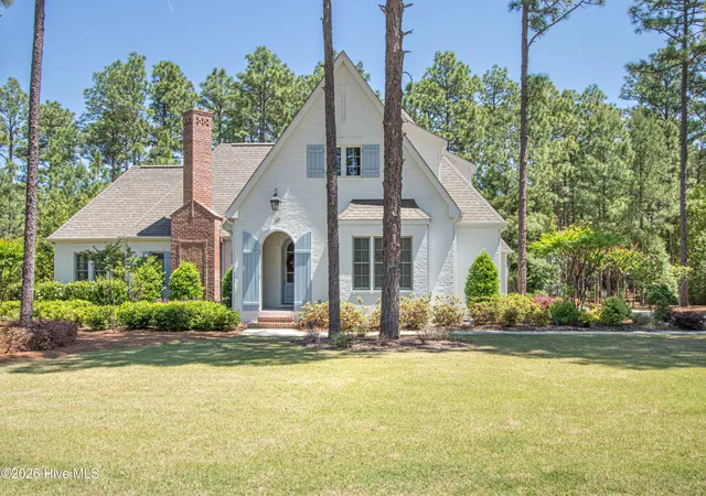 Homes for sale in Pinehurst, NC | 117 Chanticleer Dr, Pinehurst, NC 28374 | MLS# 100572399