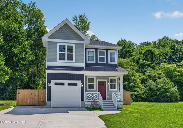 Photo 2 of Single family home for sale at 404 S Bodenheimer St, Burgaw, NC 28425 | MLS# 100592688 | Listing updated on 2026-09-13