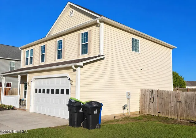Photo 4 of Single family home for sale at 103 Amberwine Cir, Richlands, NC 28574 | MLS# 100594319 | Listing updated on 2026-08-18