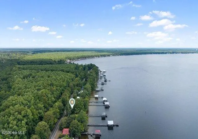 Homes for sale in Lake Waccamaw, NC | 2902 Canal Cove Rd, Lake Waccamaw, NC 28450 | MLS# 100587114