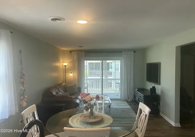 Homes for sale in Wilmington, NC | 2712 S 17th St #Apt C, Wilmington, NC 28412 | MLS# 100564512