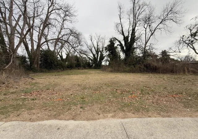 2nd image of 528 E Boundary St, Augusta, GA 30901 | MLS# 98255733