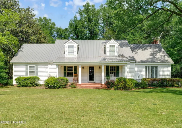 Photo 1 of Single family home for sale at 218 N Duplin St, Wallace, NC 28466 | MLS# 100573333 | Listing updated on 2026-08-18