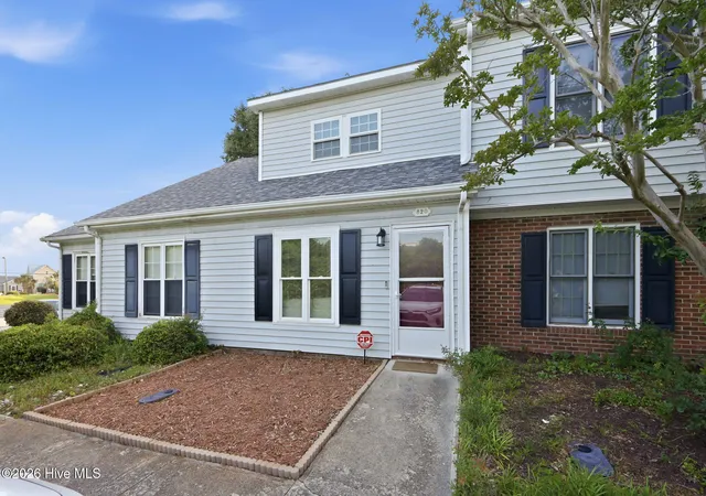 3rd image of 3200 Crystal Oaks Ln, Morehead City, NC 28557