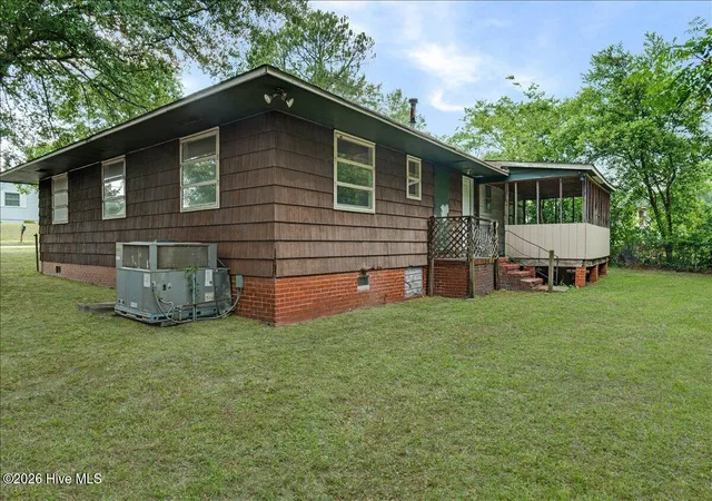 Homes for sale in North Augusta, SC | 625 Hutchinson Dr, North Augusta, SC 29841 | MLS# 100586456