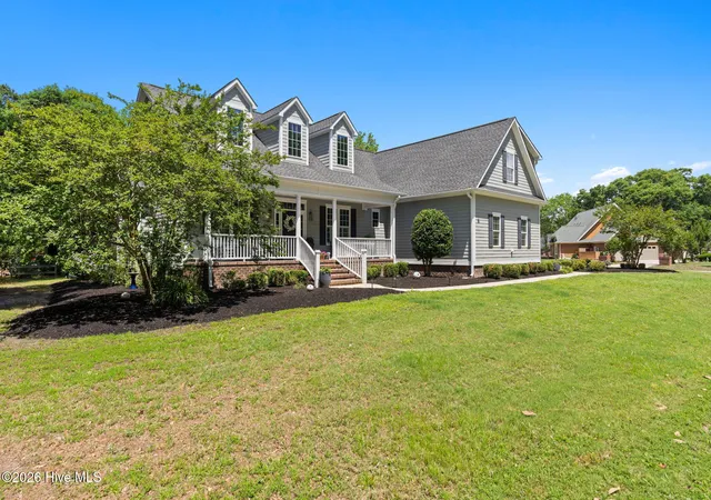 Photo 1 of Single family home for sale at 927 Green Pointe Dr, Sunset Beach, NC 28468 | MLS# 100577191 | Listing updated on 2026-09-05