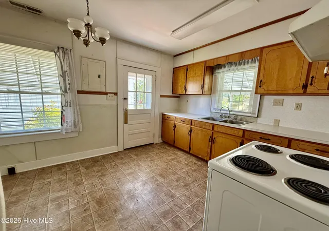 Homes for sale in Rockingham, NC | 407 Roberdel Rd, Rockingham, NC 28379 | MLS# 100568948