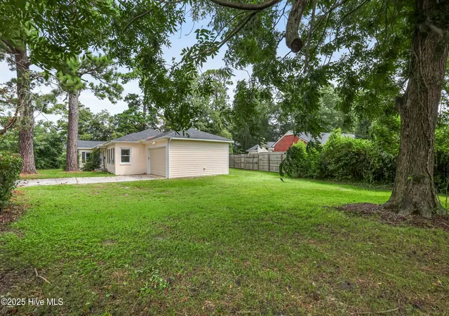 27th image of 827 Colonial Dr, Wilmington, NC 28403 | MLS# 100526927