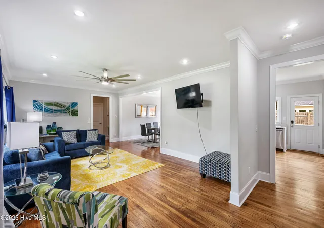 Photo 3 of Single family home for sale at 827 Colonial Dr, Wilmington, NC 28403 | MLS# 100526927 | Listing updated on 2026-08-18