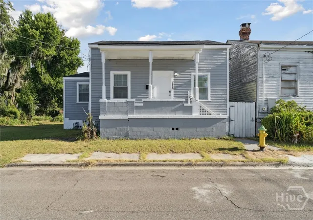3rd image of 704 Lavinia St, Savannah, GA 31415 | MLS# SA340619