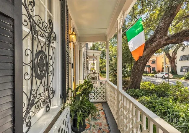 Homes for sale in Savannah, GA | 528 E Jones St, Savannah, GA 31401 | MLS# SA350999