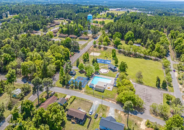 Photo 4 of Single family home for sale at 535 S Henley St, Southern Pines, NC 28387 | MLS# 100594947 | Listing updated on 2026-08-18