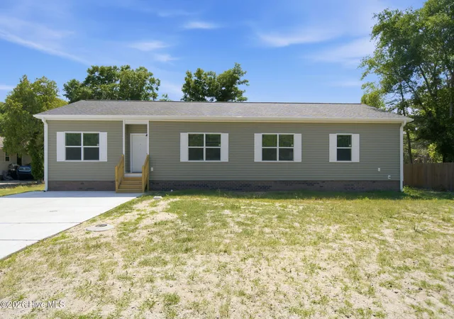 Photo 1 of Single family home for sale at 2802 Worth Dr, Wilmington, NC 28412 | MLS# 100581230 | Listing updated on 2026-08-18
