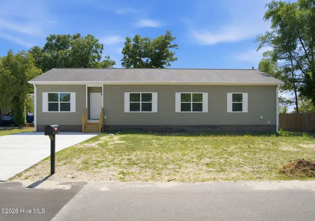 Photo 2 of Single family home for sale at 2802 Worth Dr, Wilmington, NC 28412 | MLS# 100581230 | Listing updated on 2026-08-18