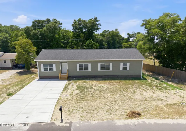 Photo 3 of Single family home for sale at 2802 Worth Dr, Wilmington, NC 28412 | MLS# 100581230 | Listing updated on 2026-08-18