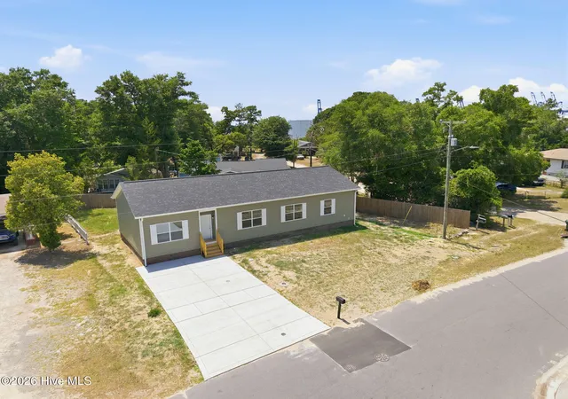 Photo 3 of Single family home for sale at 2802 Worth Dr, Wilmington, NC 28412 | MLS# 100581230 | Listing updated on 2026-08-18