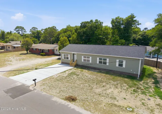 Photo 4 of Single family home for sale at 2802 Worth Dr, Wilmington, NC 28412 | MLS# 100581230 | Listing updated on 2026-08-18